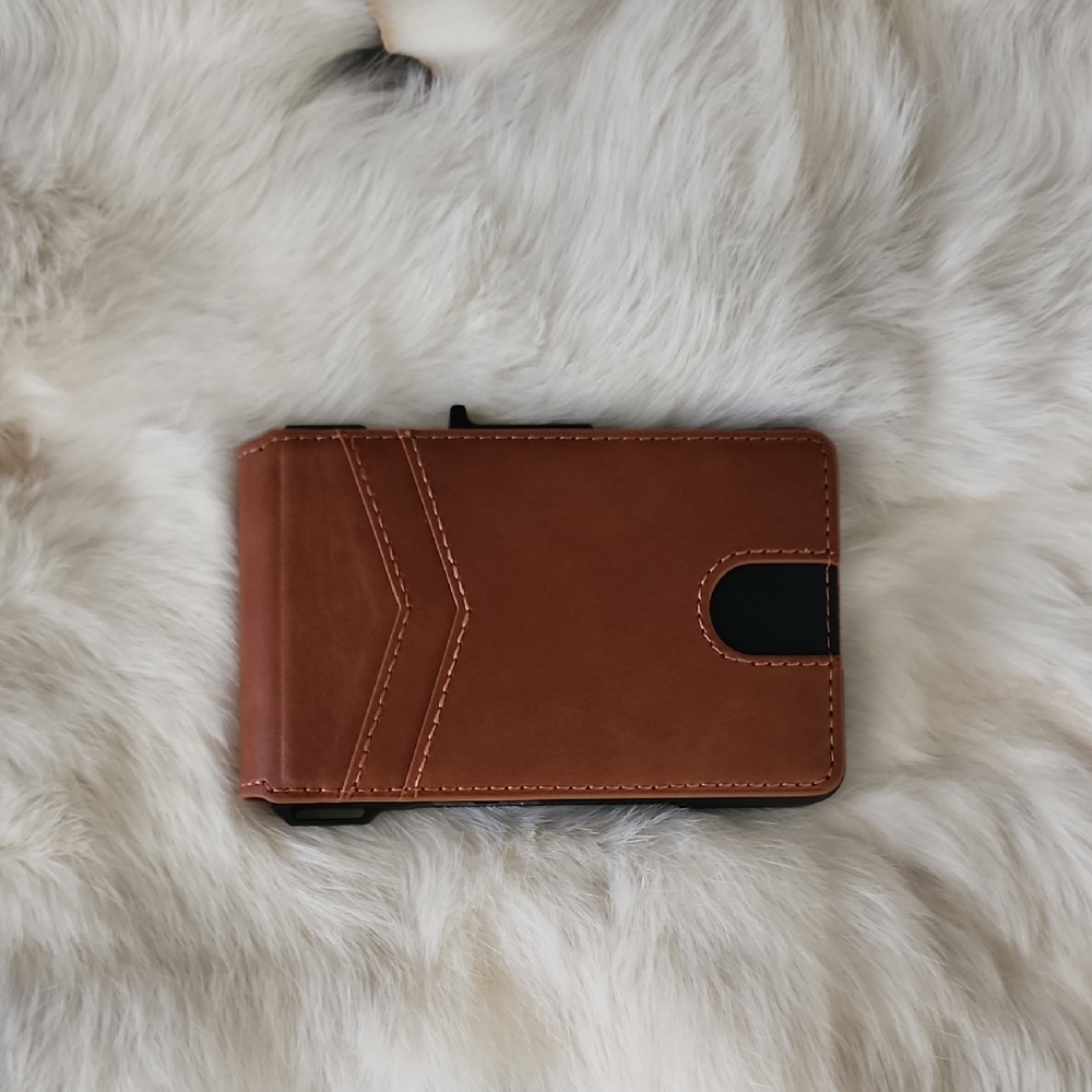 Men's Minimalist RFID Wallet With Card Ejector
